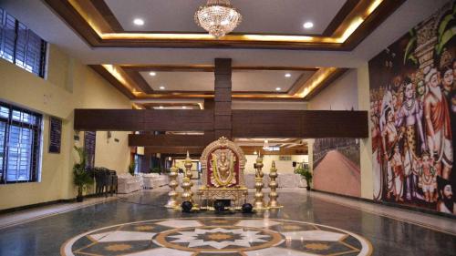 2-KM-Hall